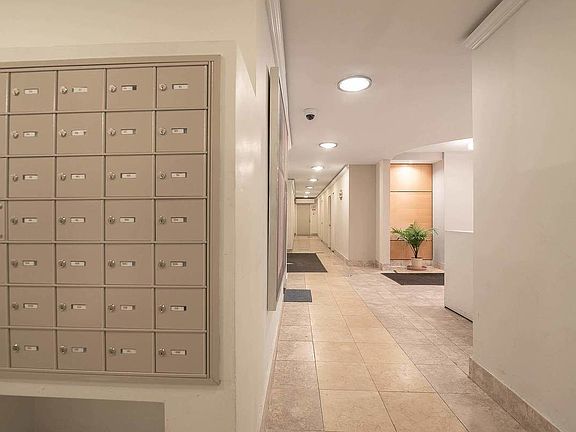 4th image of 330 W 45th St APT 2K