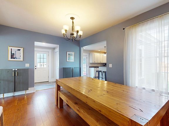 5th image of 107 E Main St