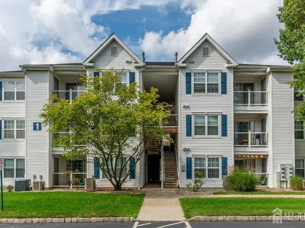 134 Waterford Dr, Edison, NJ 08817