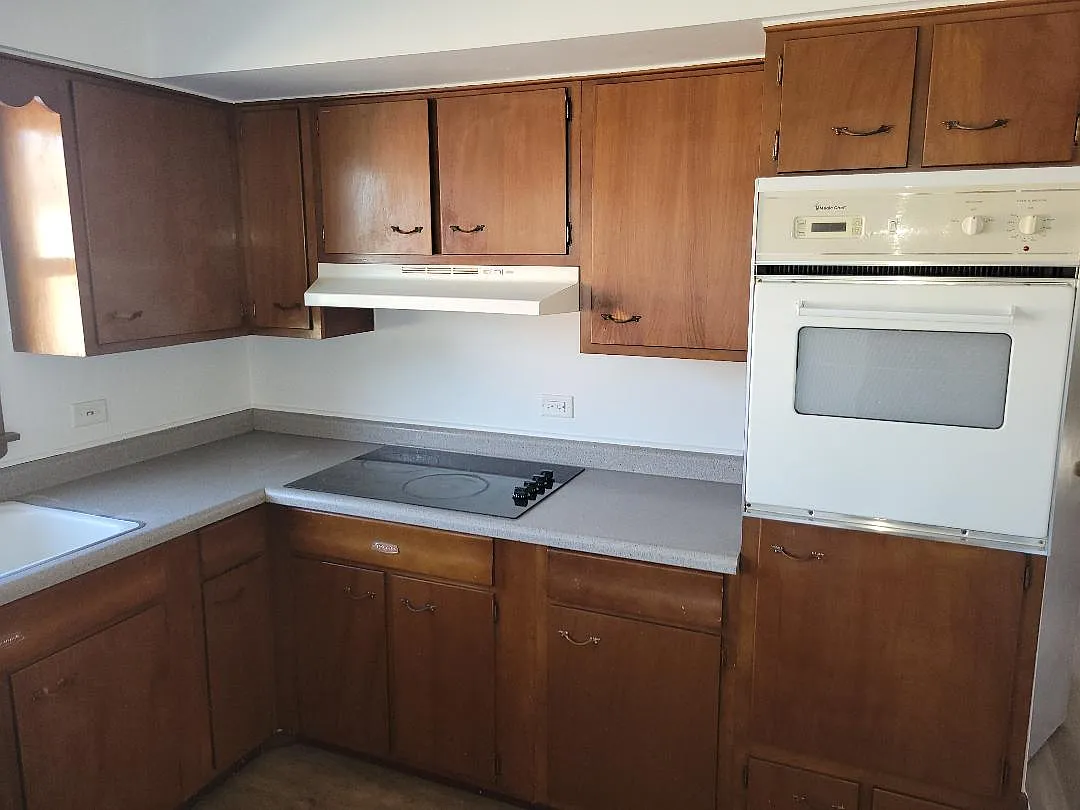 2 bed, 900 sqft, $1,575 — Photo 3