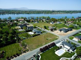 12406 Ricky Rd, Pasco, WA 99301