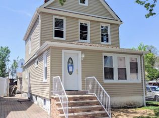 11102 204th St, Saint Albans, NY 11412