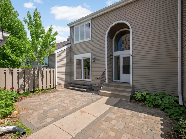 1159 Edgcumbe Rd, Saint Paul, MN 55105