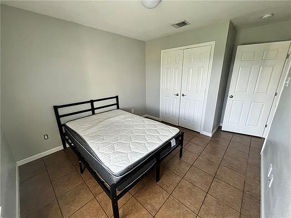 4th image of 1203 S Sky Ave