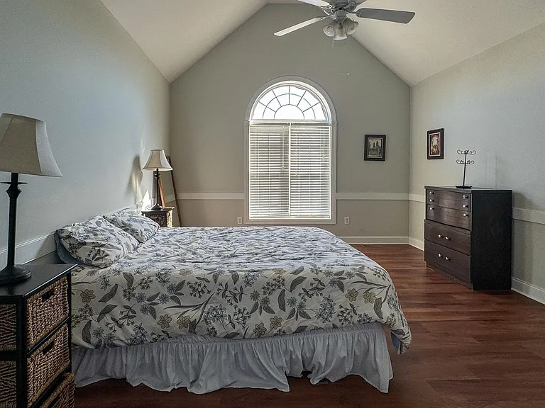 655 Carrington Ln — Photo 19