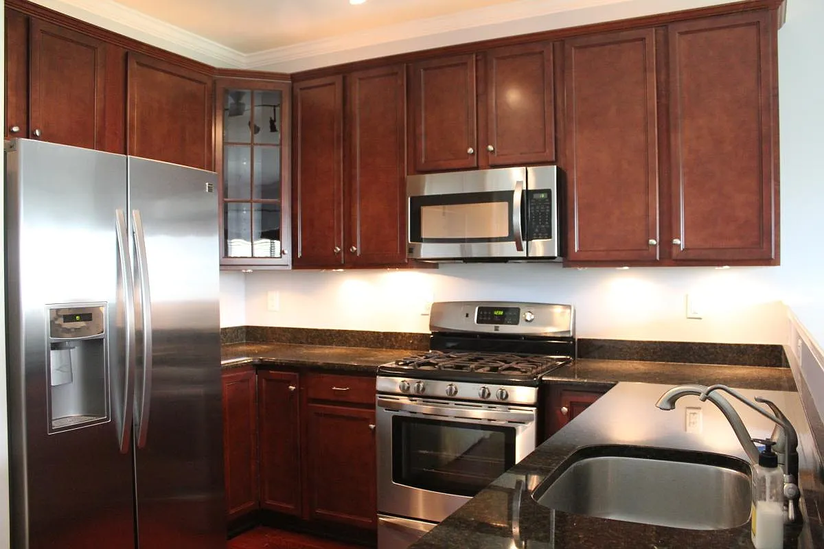 Kitchen - 1024 King Way