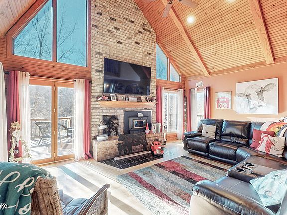 5th image of 418 Winding Hollow Ln