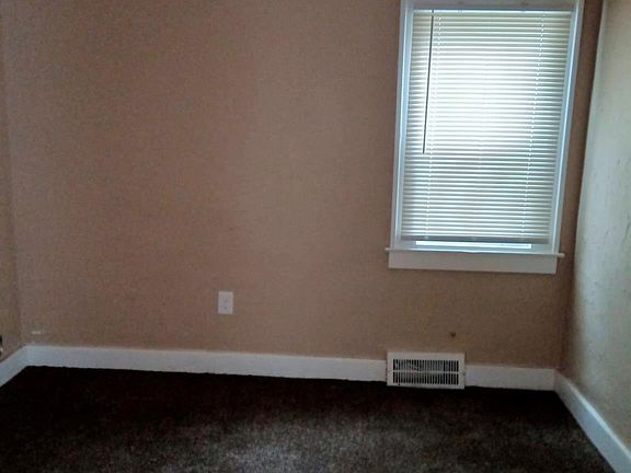 4th image of 8601 Vaughan St