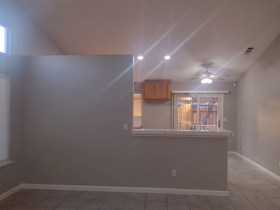 5th image of 4405 N Olive Ave