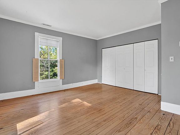 42nd image of 11 Parker St