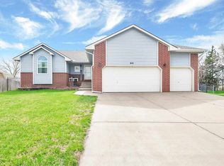 841 Carriage Ct, Maize, KS 67101