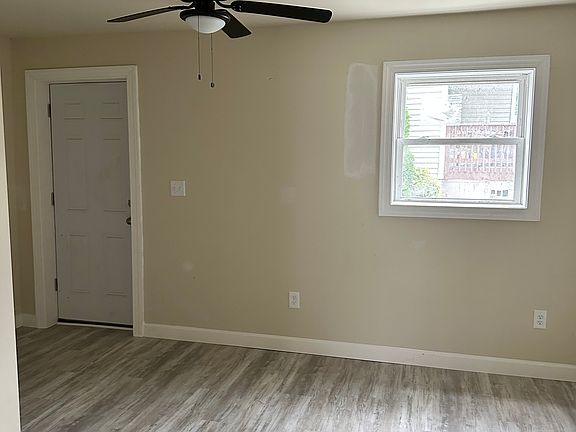 2nd image of 269 Railroad Ave #269.5