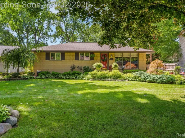15861 Foch St, Livonia, MI 48154