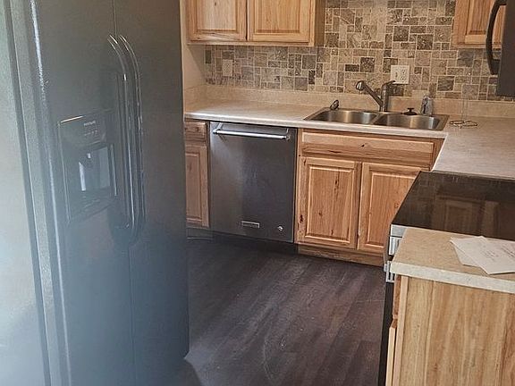 4th image of 1040 E Prospect Rd