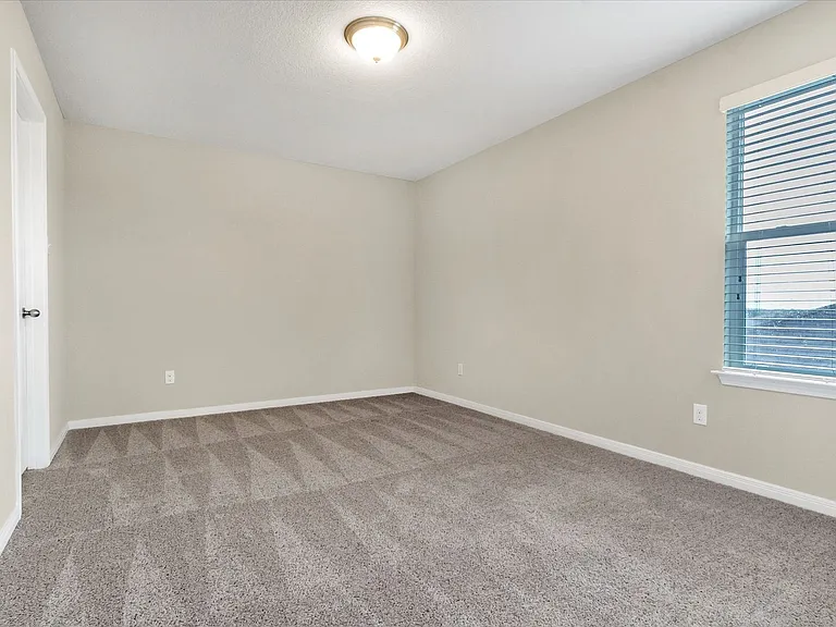 1013 Gaelic Dr — Photo 13