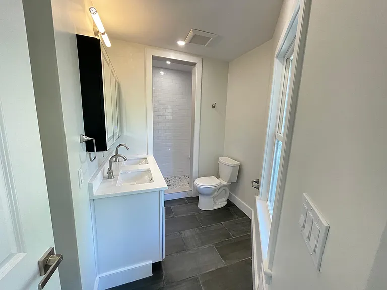 40 Thorndike St — Photo 10