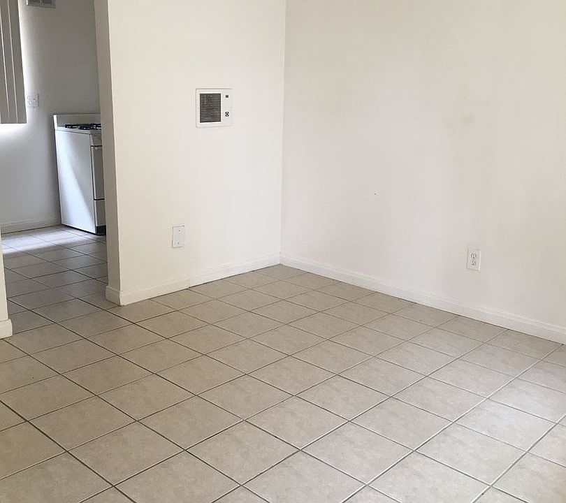 1st image of 3757 Ingraham St APT 202