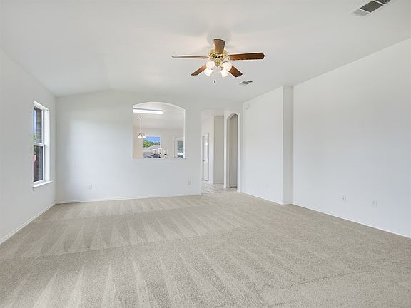 4th image of 135 Salado Dr
