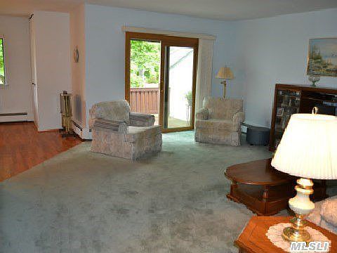 3rd image of 33 Richmond Blvd Unit 3C