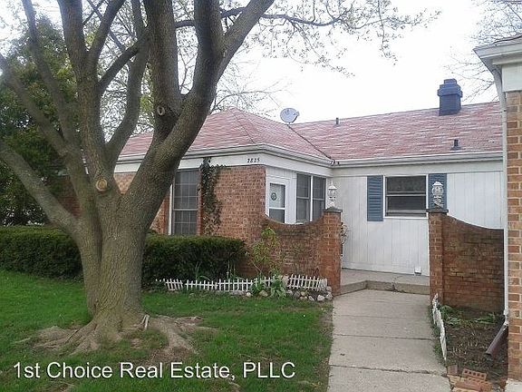 2nd image of 2827 Stoneleigh Dr