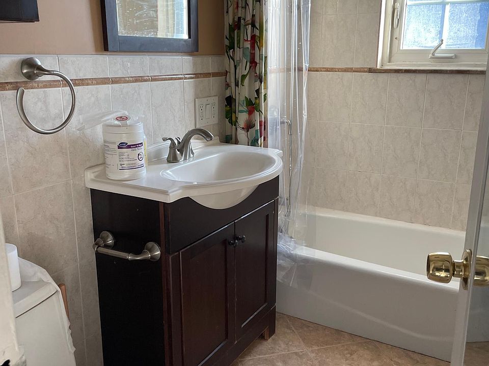 1st image of 3192 Fairmount Ave