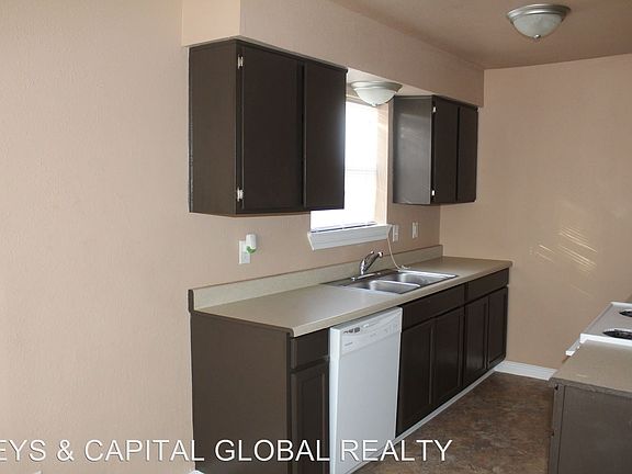 5th image of 1002 Gunnison St APT C