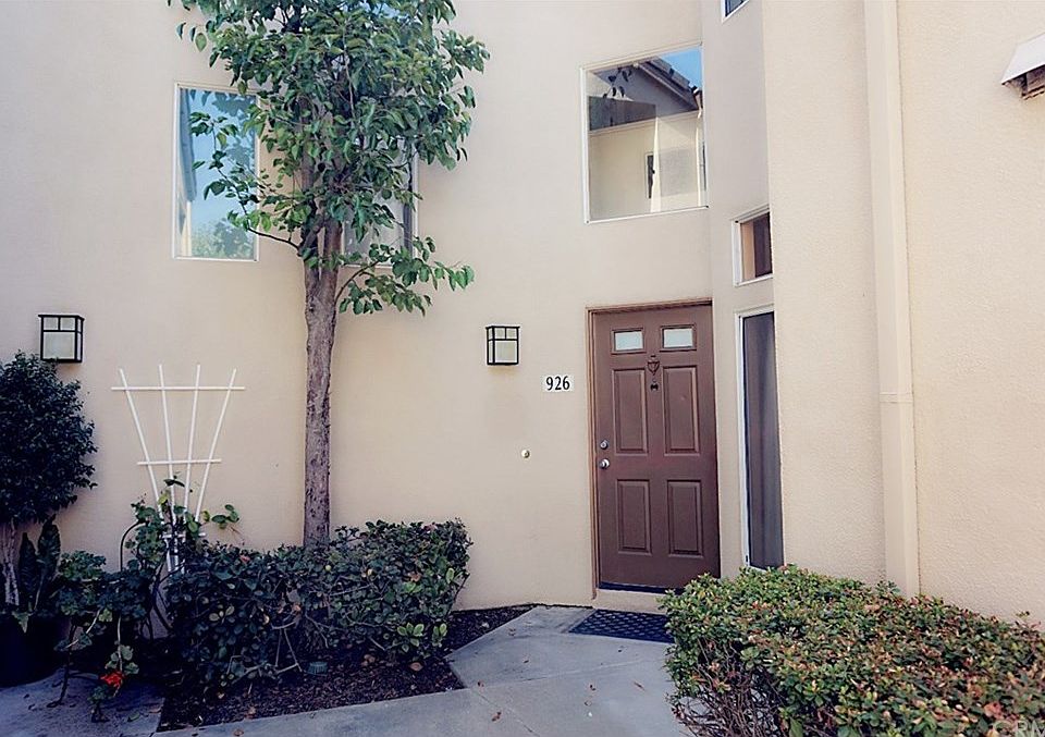 1st image of 926 S Country Glen Way