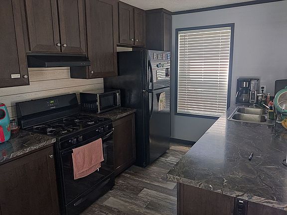 4th image of 4 Canary Hill Dr