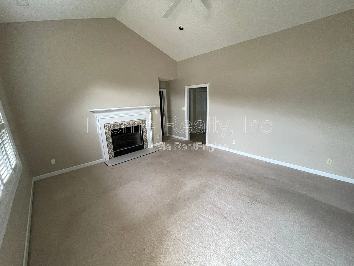 Building Photo - 133 Juniper Ct