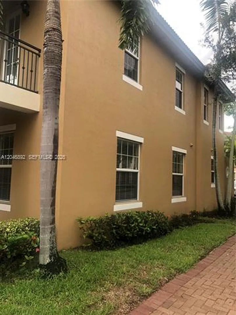 1129 SW 147th Ter th 1129, Pembroke Pines, FL 33027 — Photo 4