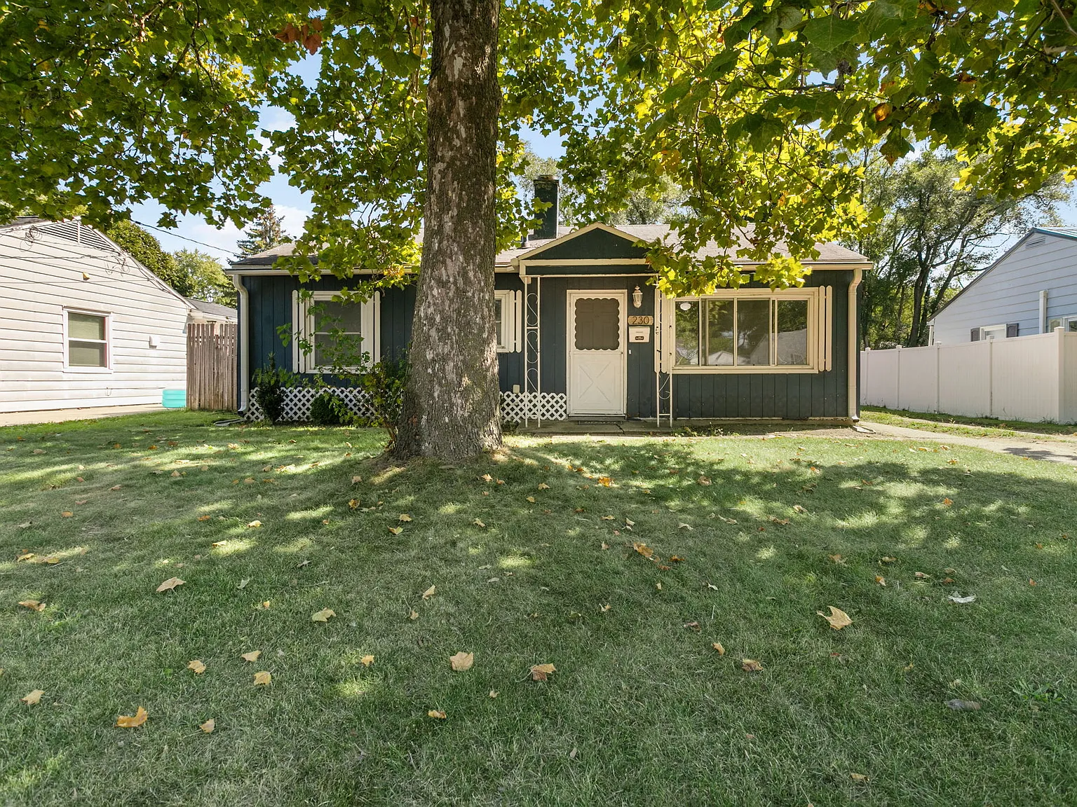 3 bed, 850 sqft, $1,295 — Photo 1