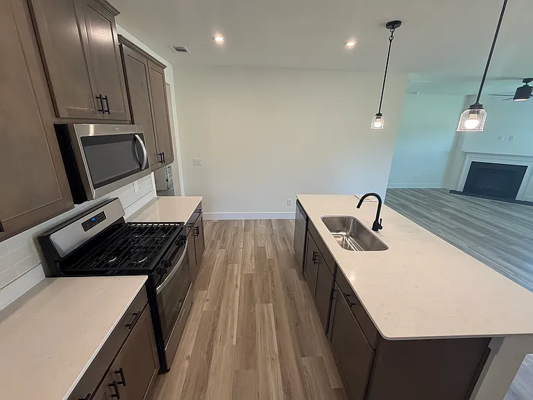 3796 Hawks Creek Dr — Photo 11