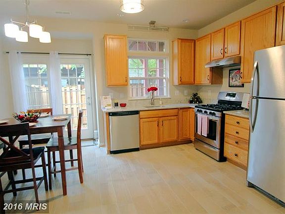 3rd image of 8373 Hunter Murphy Cir