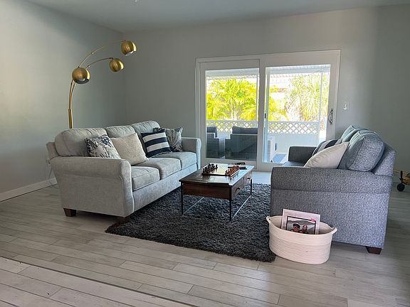 4th image of 619 N Robert Way