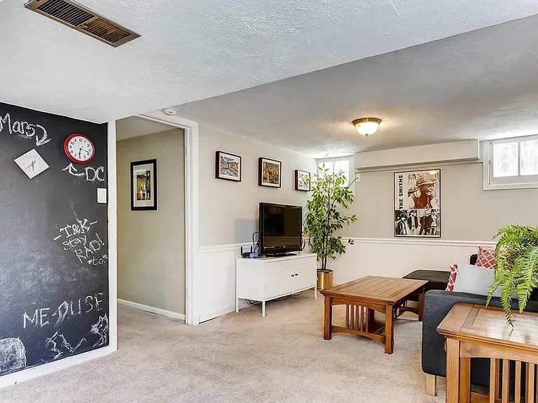 1548 Jackson St — Photo 13