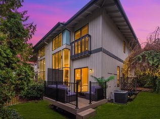 12 18th Ave #A, Kirkland, WA 98033