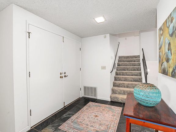 5th image of 107 Cochise Court