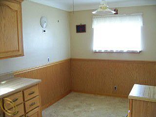 5th image of 663 Goddard St