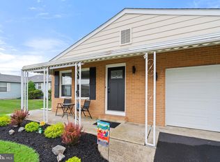 9 Zapata Ct, Toms River, NJ 08757