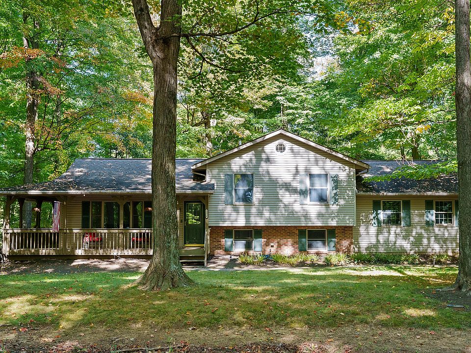 1st image of 2376 Apple Valley Dr