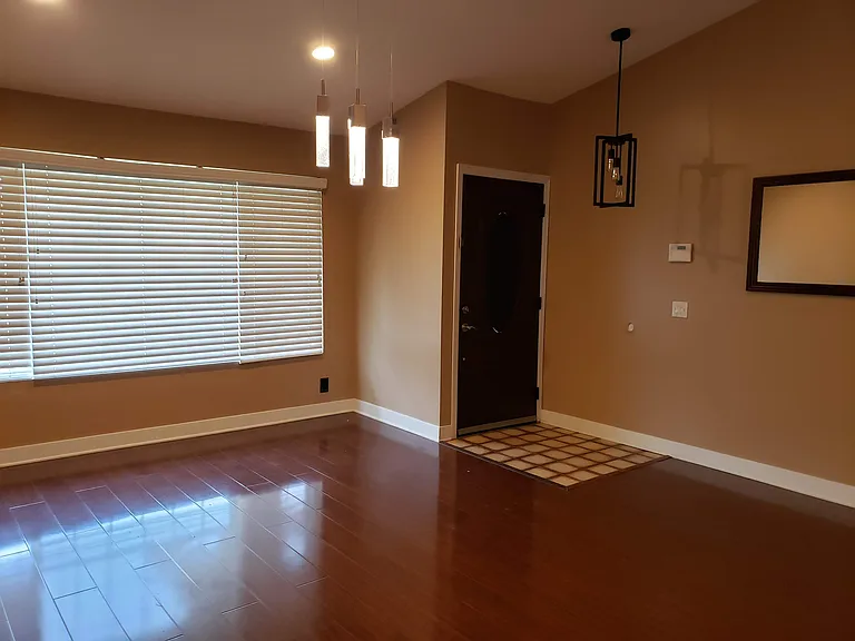 21110 Lycoming St — Photo 10