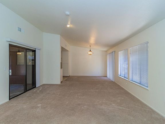 4th image of 5458 N Del Mar Ave APT 102
