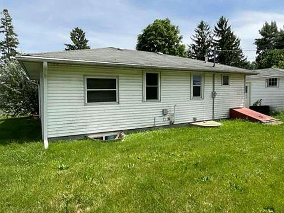 3rd image of 419 2nd St