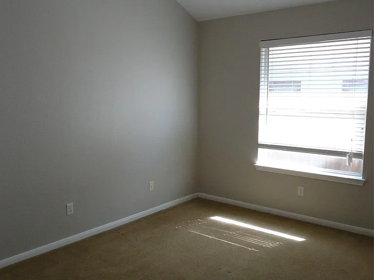 1404 Peachtree Valley Dr — Photo 12