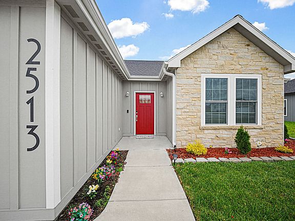 2nd image of 2513 Wren Ln