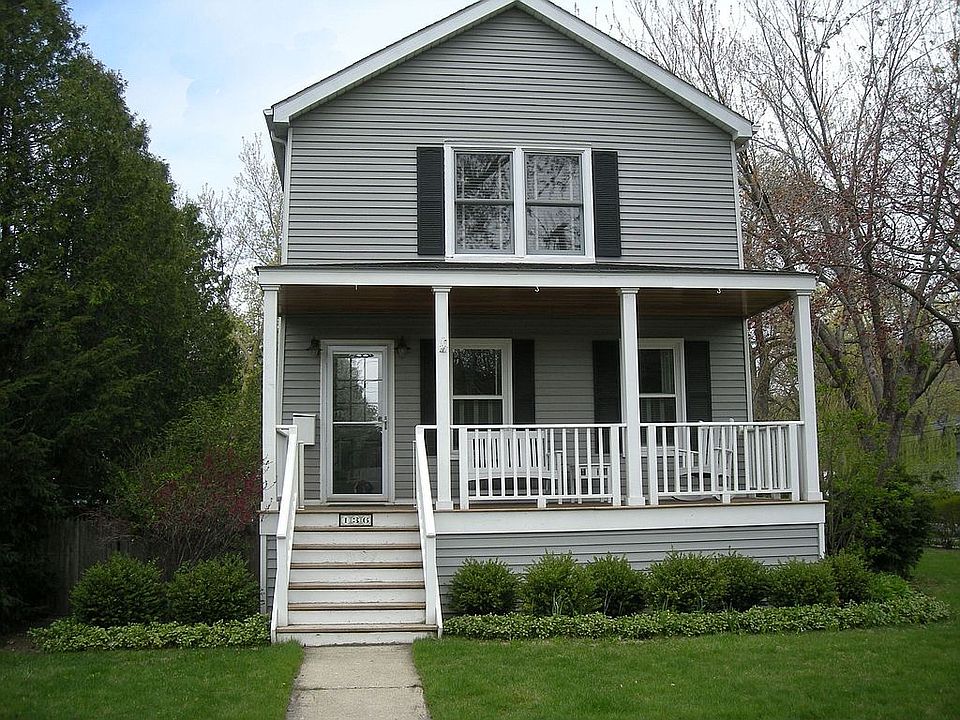 charming vintage farmhouse!