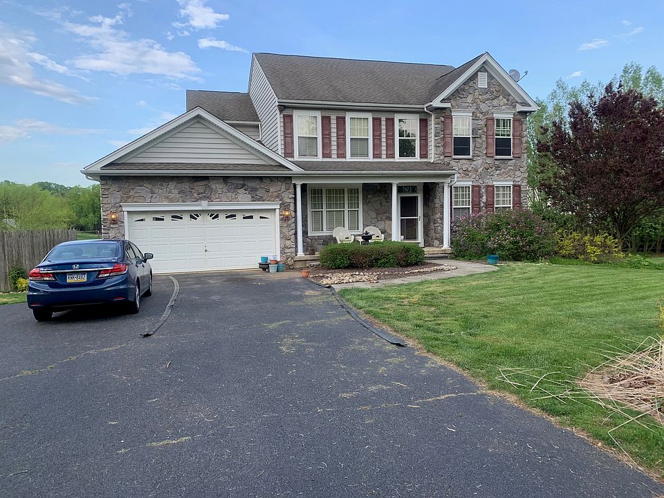 2nd image of 727 Baron Crest Way