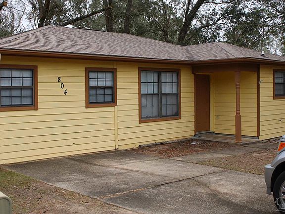 2nd image of 804 Brook Meadow Ln