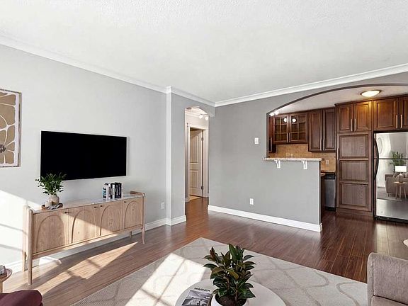 4th image of 110 S 24th Ave SW #302