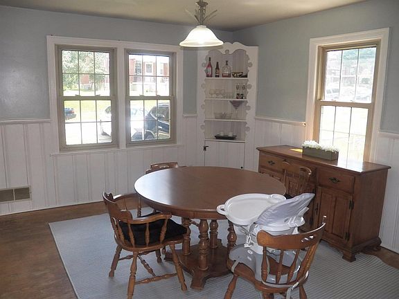 4th image of 3899 Biehl Ave
